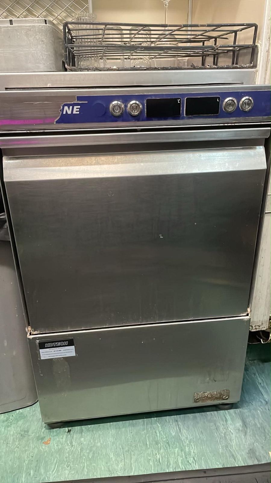 Commercial dishwasher equipment