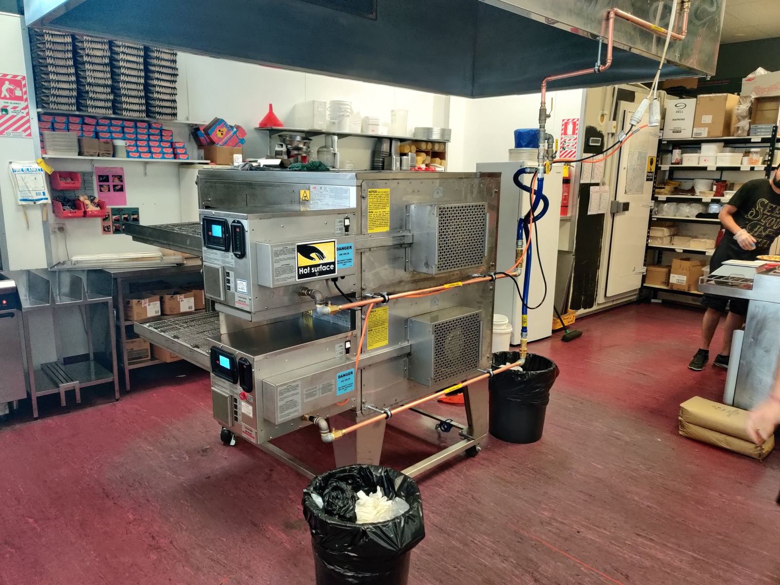 Commercial conveyor oven equipment