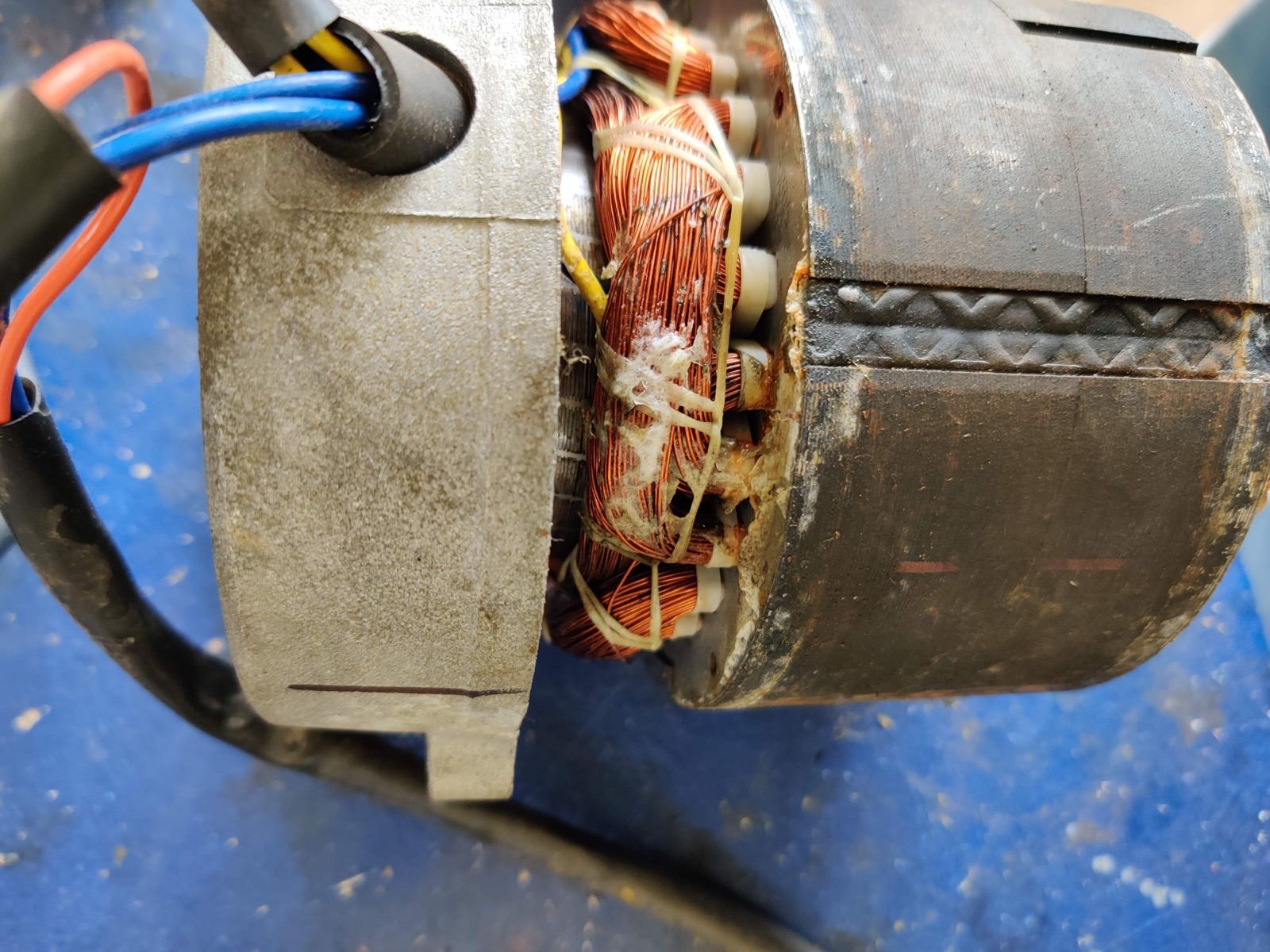 Electric motor opened for commercial equipment fault diagnosis
